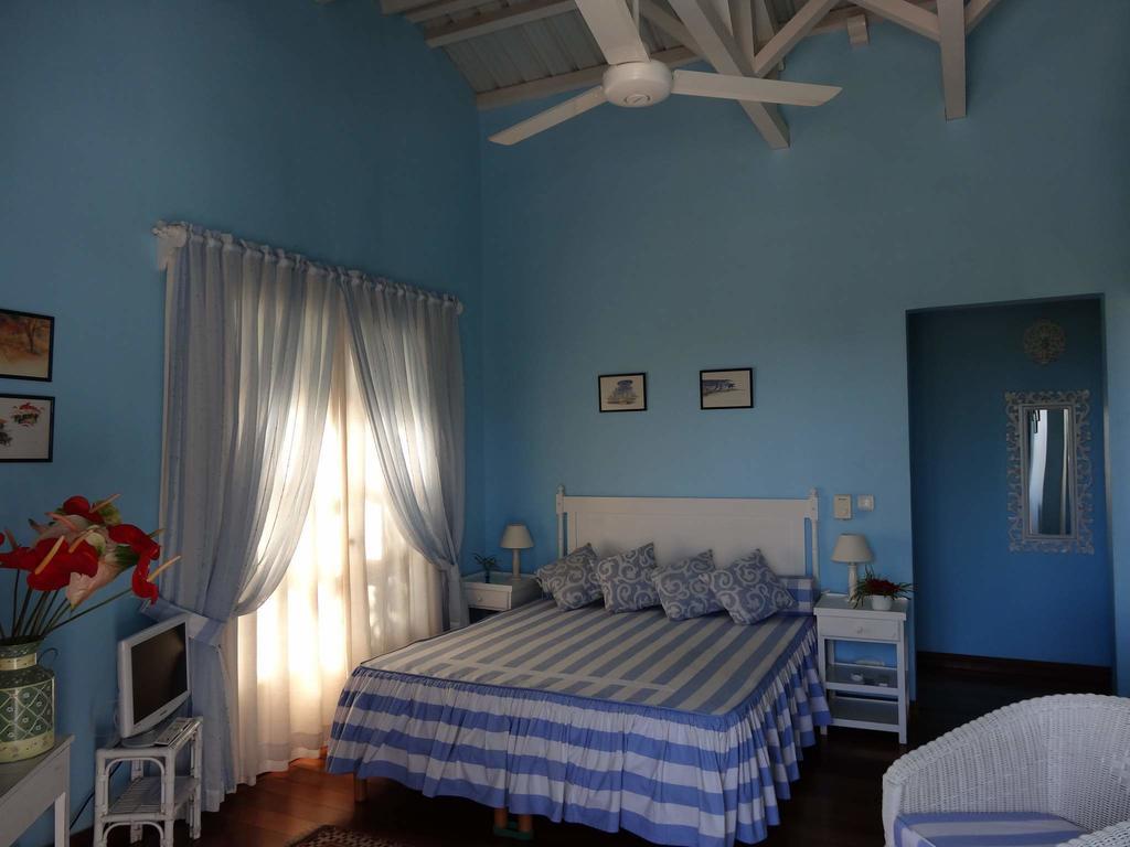 Bed And Breakfast Maison Papaye La Gaulette Rum bild