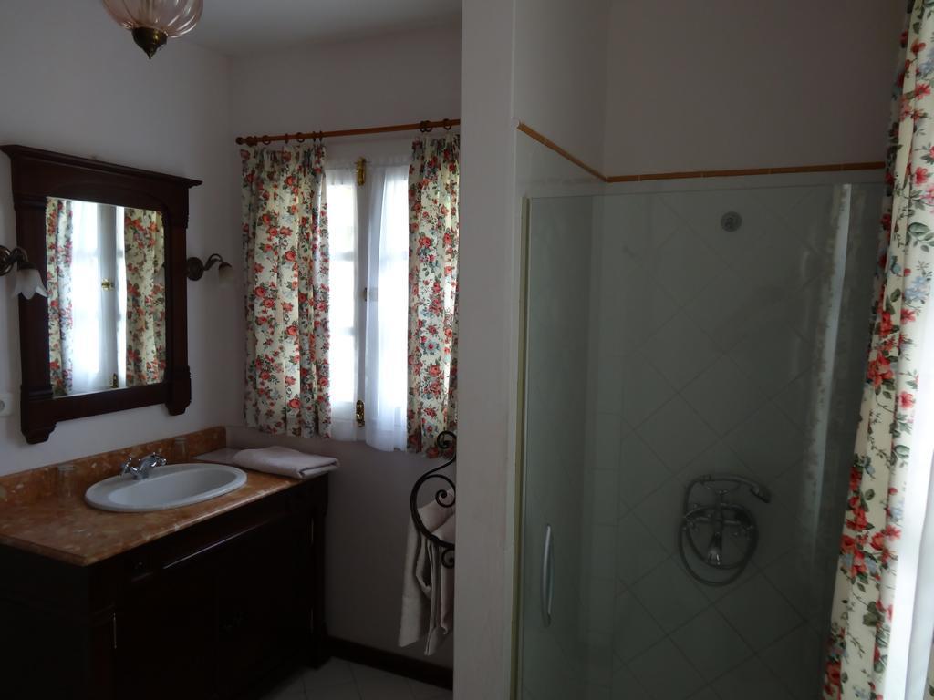 Bed And Breakfast Maison Papaye La Gaulette Rum bild